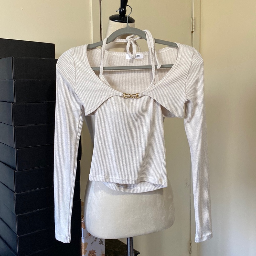 lewkin beige two piece